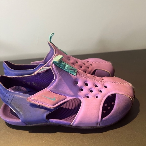Nike purple water shoes toddler size 9C - Picture 3 of 8